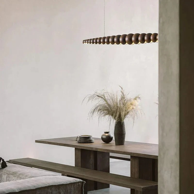 Lustre en perles de bois