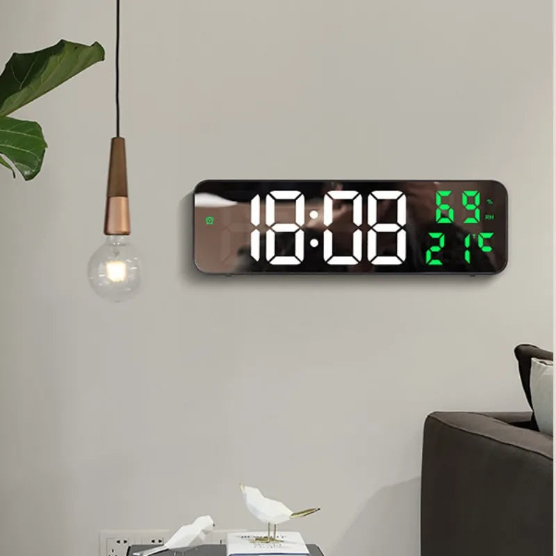 Timesense - Jam dinding LED pintar dengan pemantauan iklim