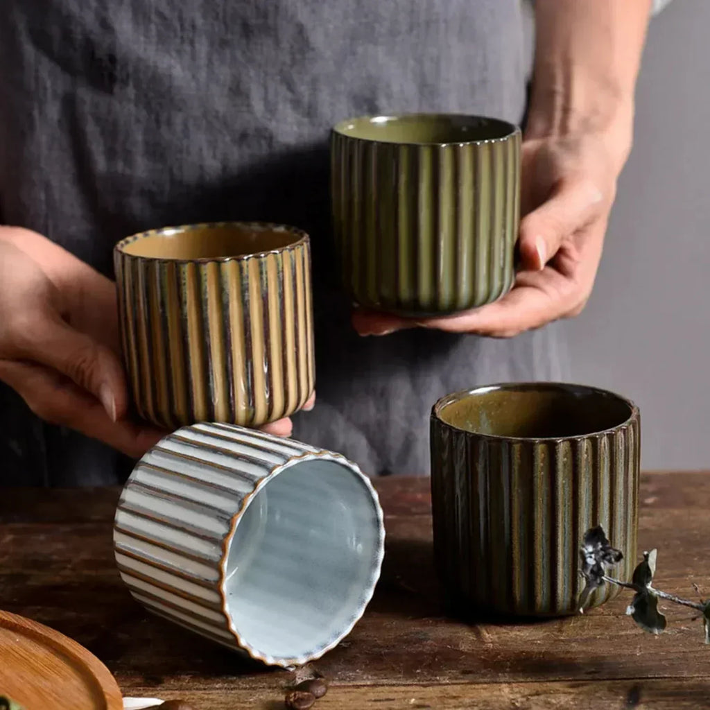 Japanilaistyylinen retro keramiikkateekuppi – elegantti posliininen saké- ja kahvimuki