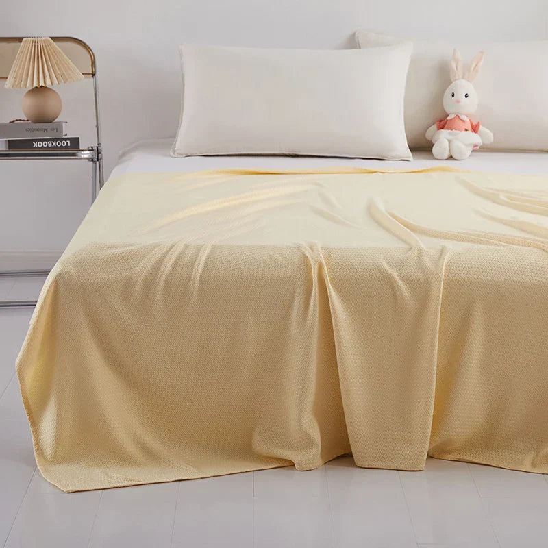 Lightweight Blanket for Refreshing Seasonal Relaxation