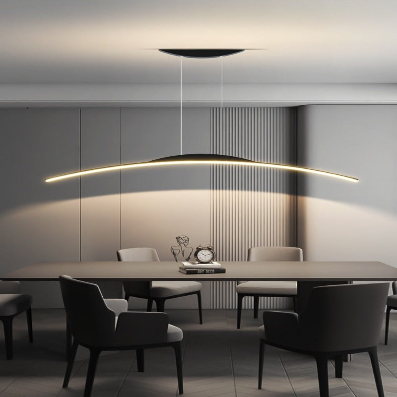 Eleganter LED-Kronleuchter für die Kücheninsel im Esszimmer