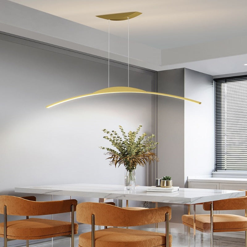 Eleganter LED-Kronleuchter für die Kücheninsel im Esszimmer