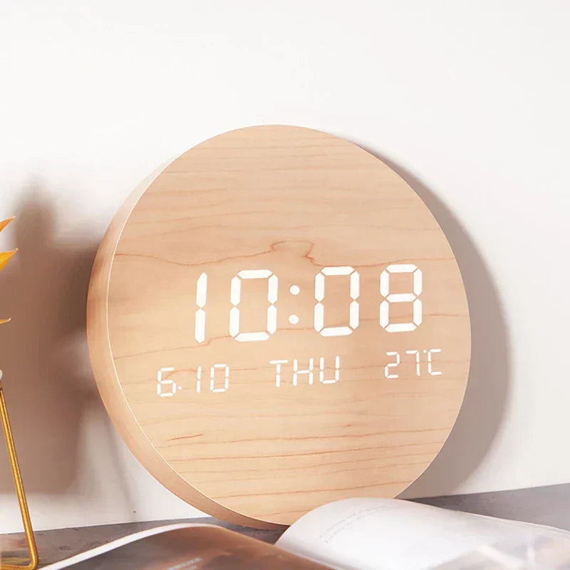 EcoChime – Reloj de Escritorio de Madera con Alarma y Pantalla LED