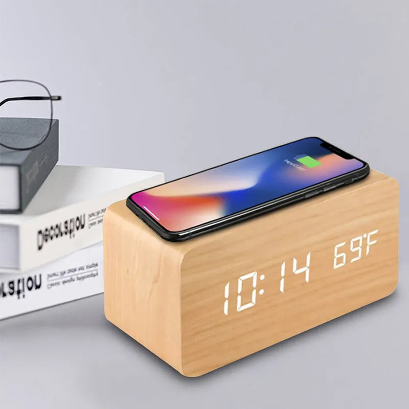 EcoTime – Reloj Despertador de Madera con Pantalla de Temperatura LED
