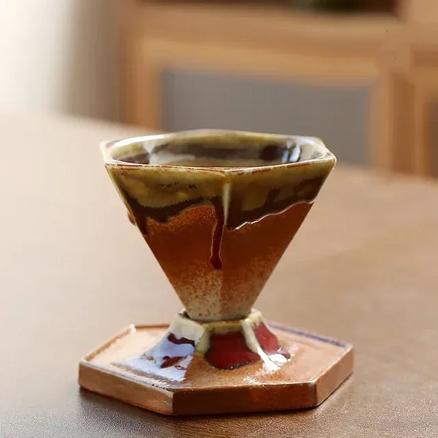Handgefertigte sechseckige Vintage-Kaffeetasse aus nordischer Porzellantradition mit Untersetzer – Einzigartiger Retro-Keramikbecher für Tee, Zuhause und Büro