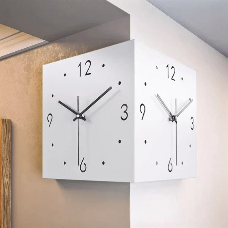 CornerTime – Reloj de Pared Cuadrado Elegante y Creativo