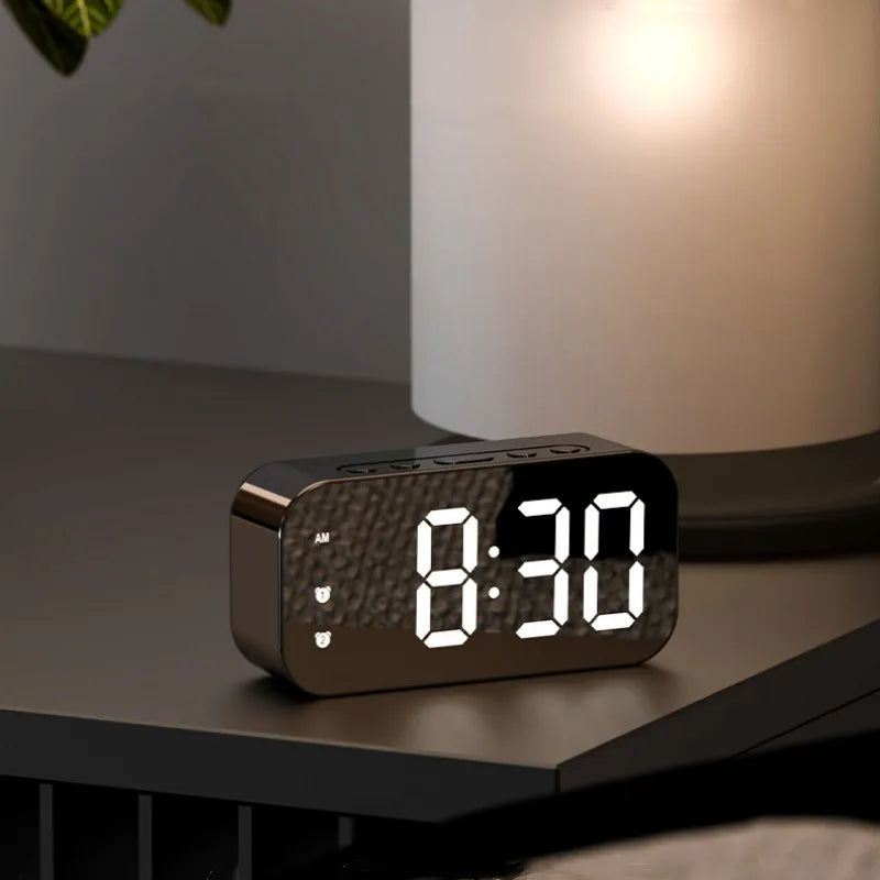 TimeGlow – Sıcaklık Gösterişli ve Çift Alarm Fonksiyonlu LED Saat