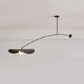Suspension métallique Arisha — Design minimaliste en forme de feuille de lotus, noir/or, ampoule LED incluse