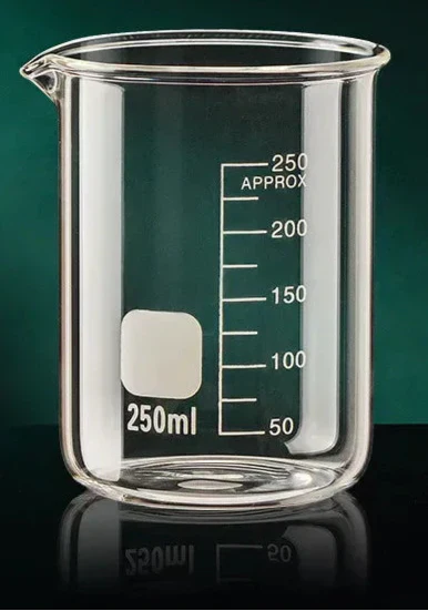 クララ ガラス計量カップ – キッチンでの精密作業用耐熱ホウケイ酸ビーカー