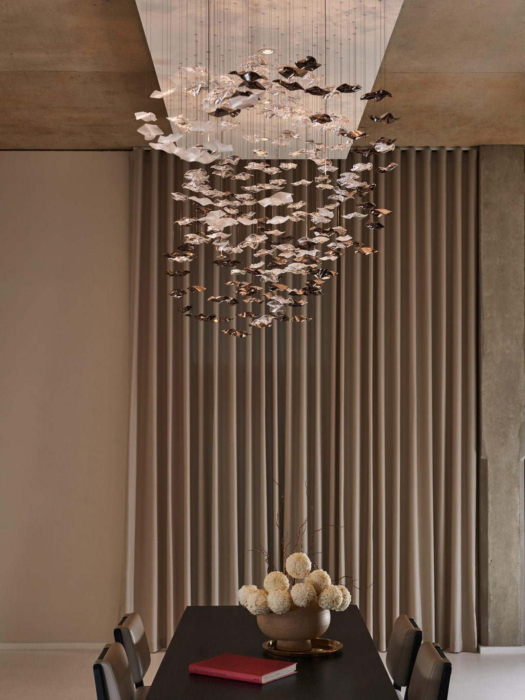 Grande lampadario a foglie di cristallo Nephele — Rosone 210x80cm, onde a cascata
