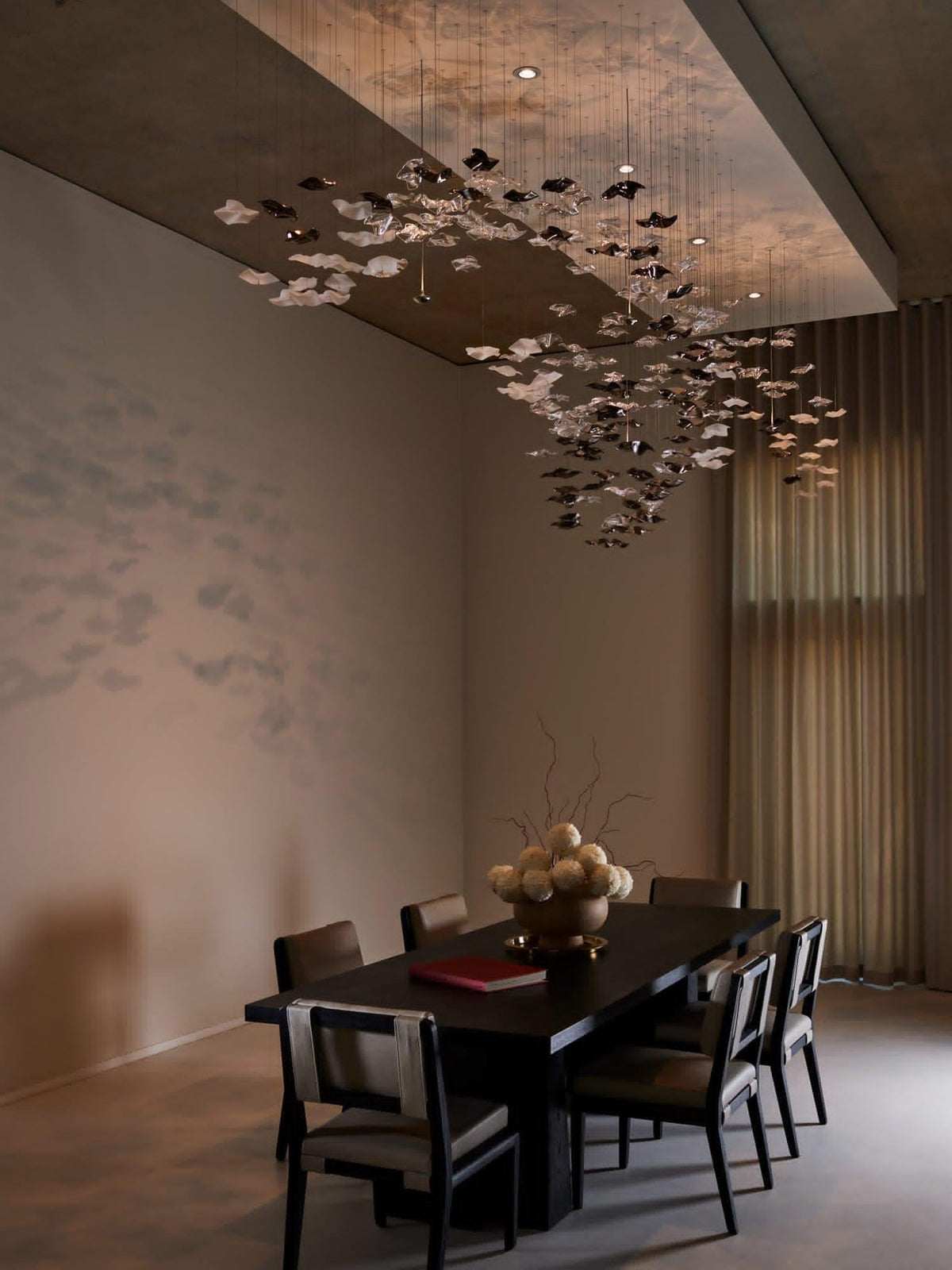 Grande lampadario a foglie di cristallo Nephele — Rosone 210x80cm, onde a cascata