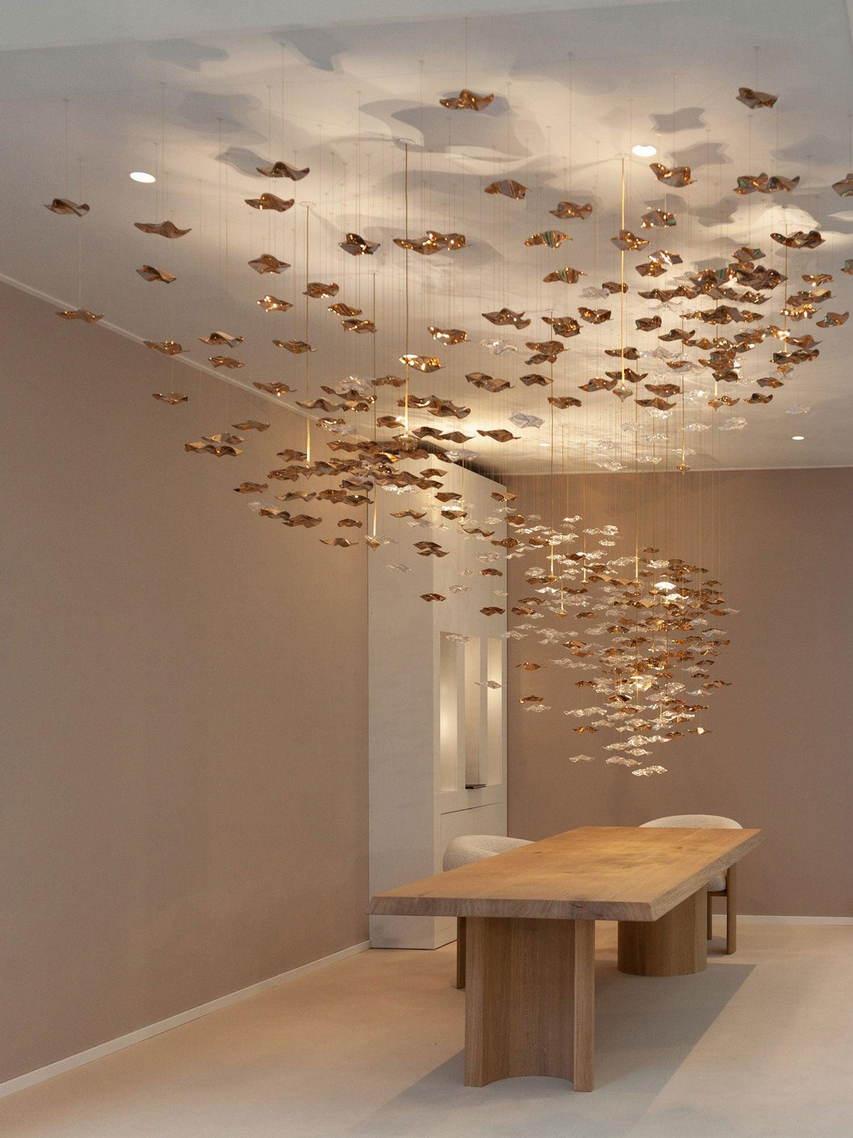 Grande lampadario a foglie di cristallo Nephele — Rosone 210x80cm, onde a cascata