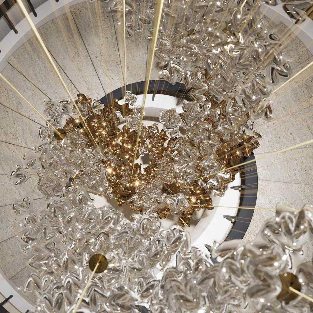 Vecarisra luksuriøs pendellampe i kunstglass med tidevannsinspirert design — kaskade med 170 til 205 deler, spennvidde på 210cm