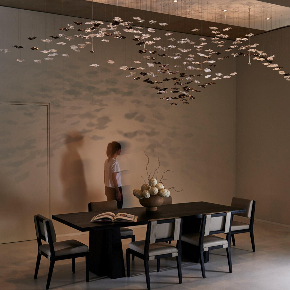 Grande lampadario a foglie di cristallo Nephele — Rosone 210x80cm, onde a cascata