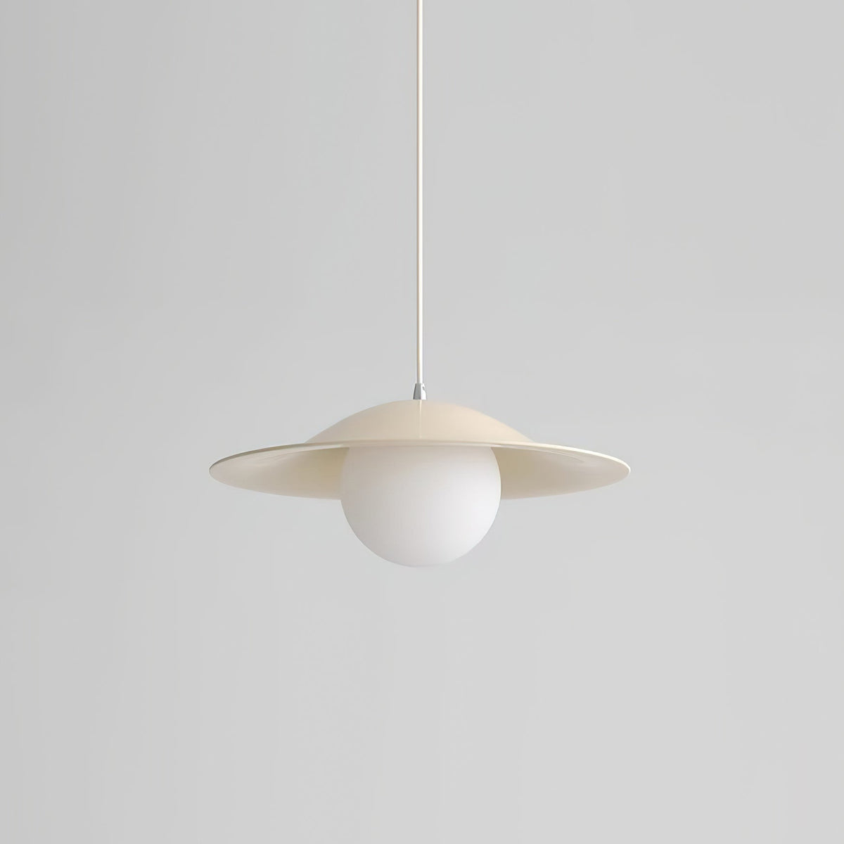 Opilo pendellampe i metall og glass — 35cm diameter, E14-sokkel, dimbar, lysegrønn beige med hvitt treåremønster