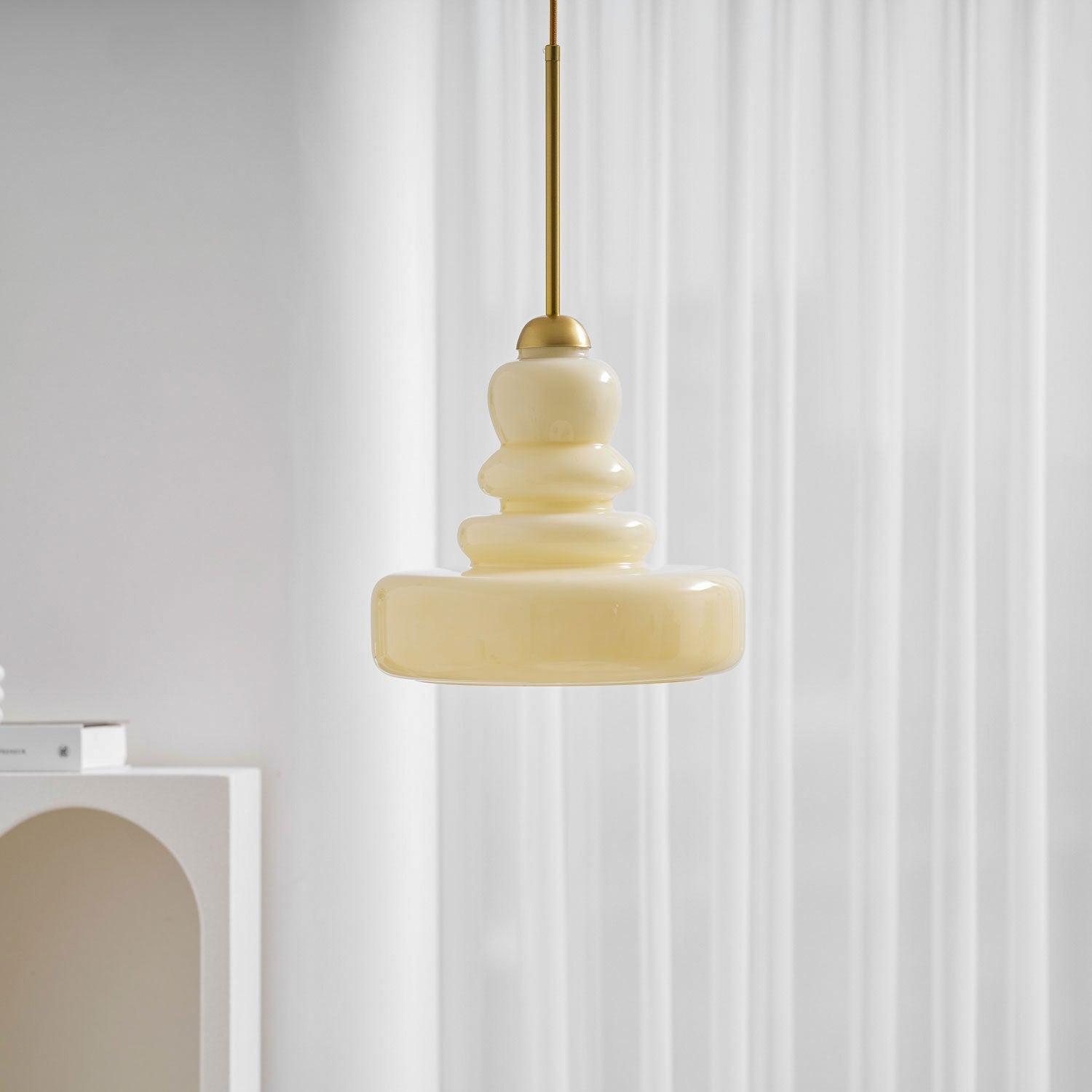 Lampada a sospensione in vetro stile schoolhouse — Illuminazione moderna classica