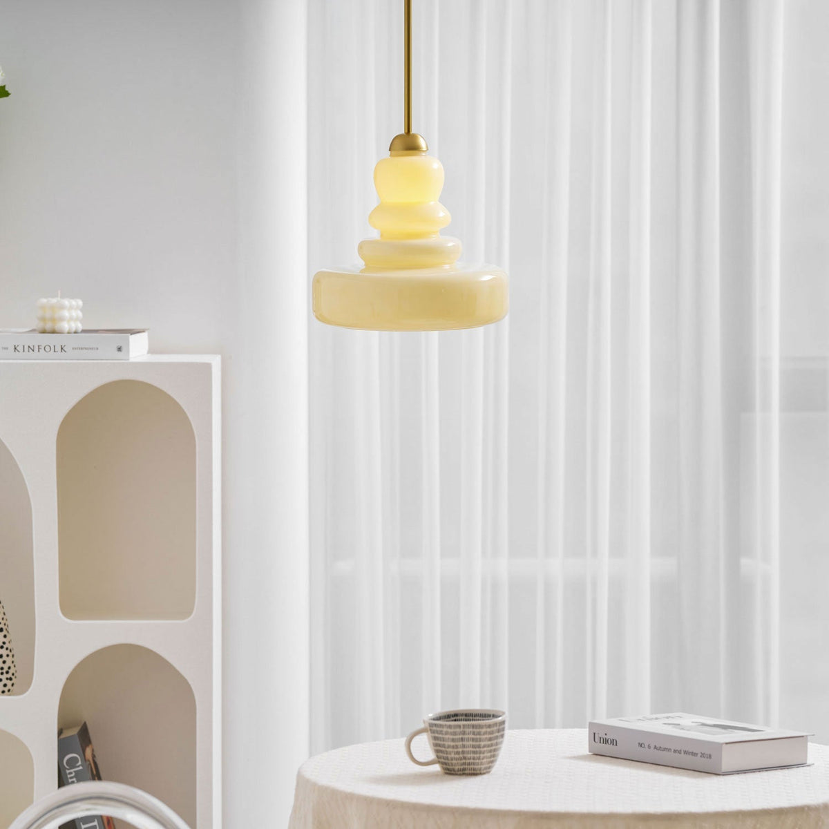 Lampada a sospensione in vetro stile schoolhouse — Illuminazione moderna classica