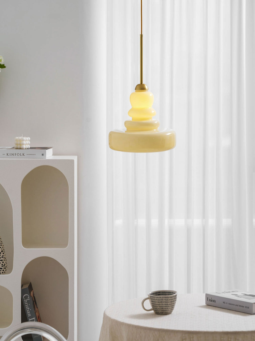 Lampada a sospensione in vetro stile schoolhouse — Illuminazione moderna classica