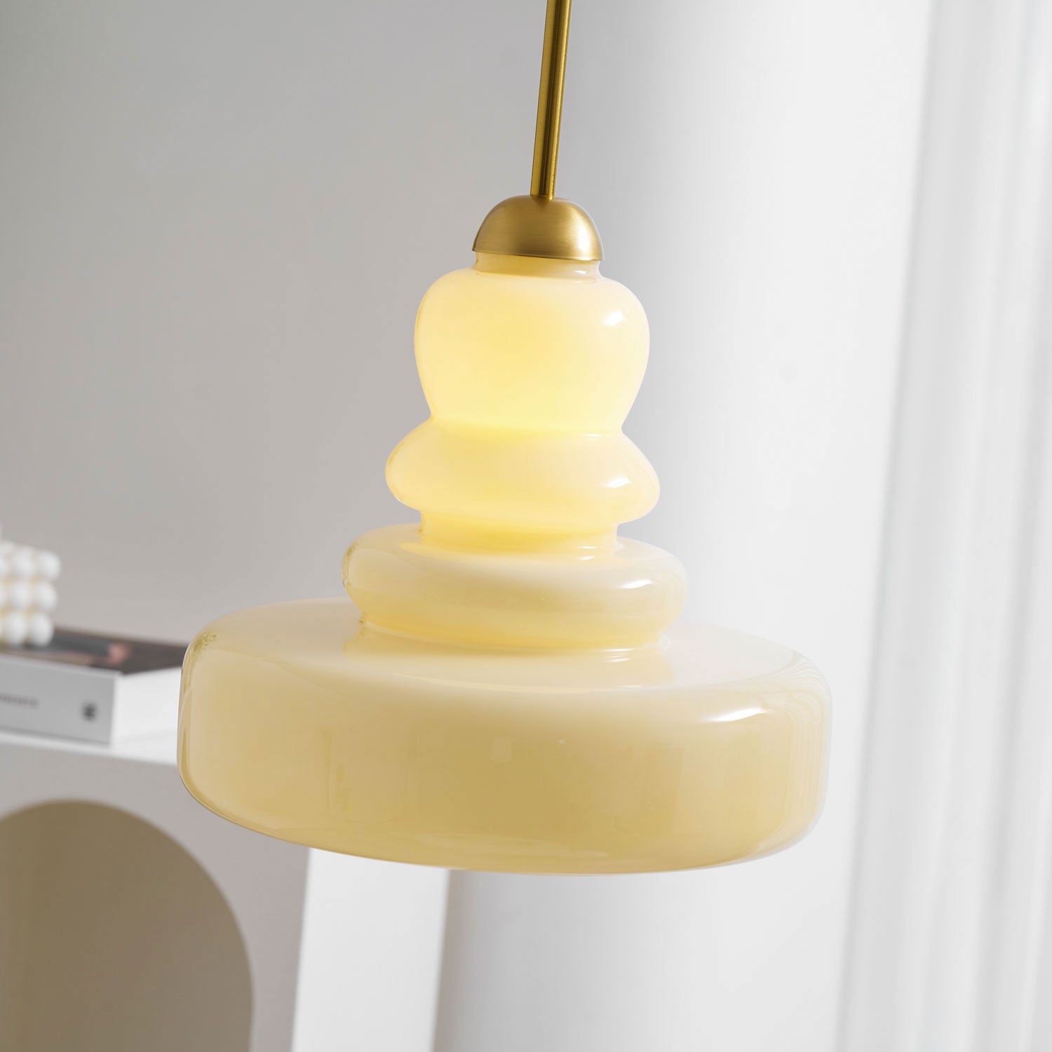 Lampada a sospensione in vetro stile schoolhouse — Illuminazione moderna classica