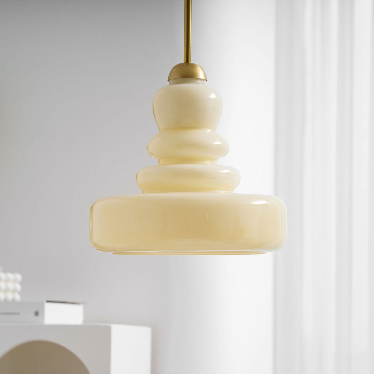 Lampada a sospensione in vetro stile schoolhouse — Illuminazione moderna classica