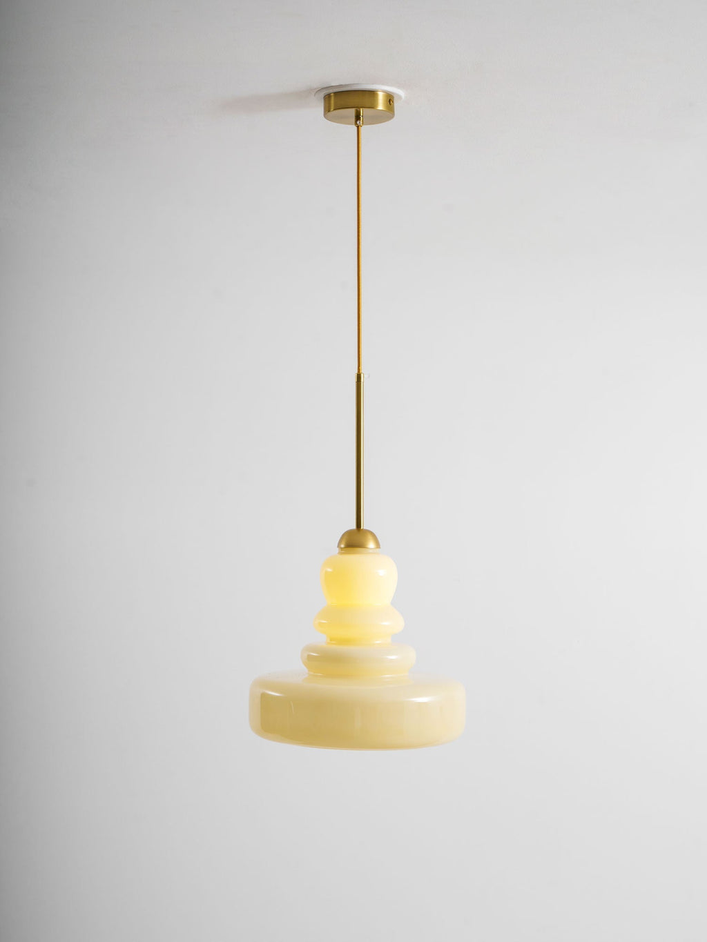 Lampada a sospensione in vetro stile schoolhouse — Illuminazione moderna classica