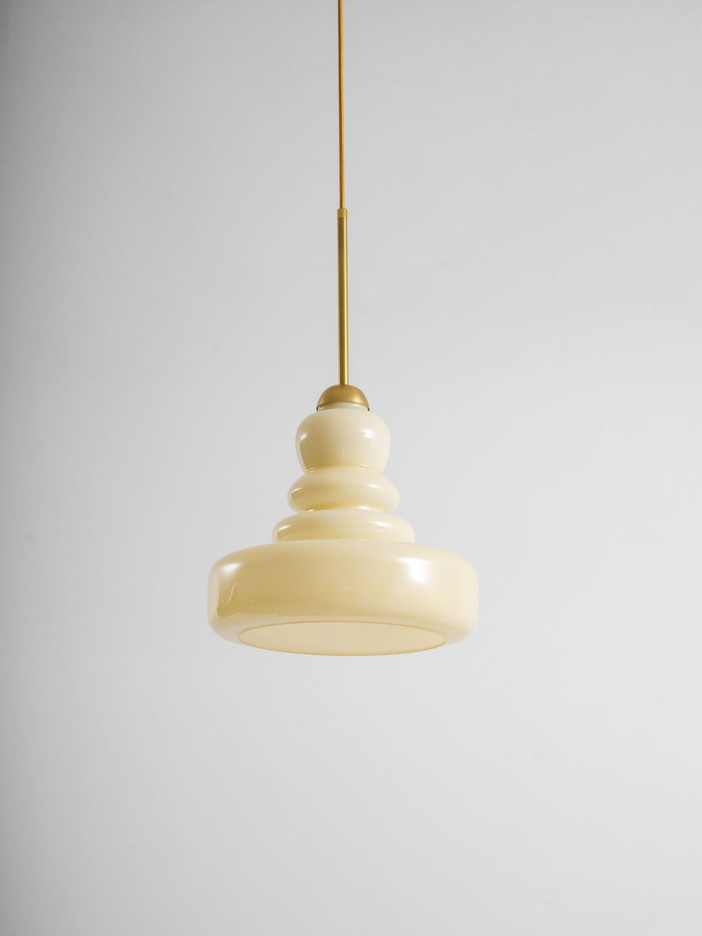 Lampada a sospensione in vetro stile schoolhouse — Illuminazione moderna classica