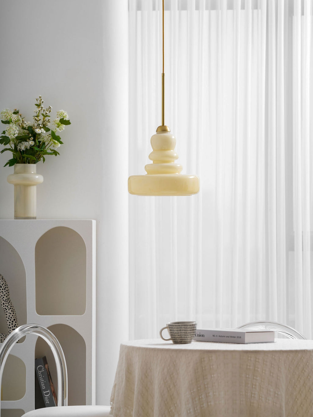 Lampada a sospensione in vetro stile schoolhouse — Illuminazione moderna classica