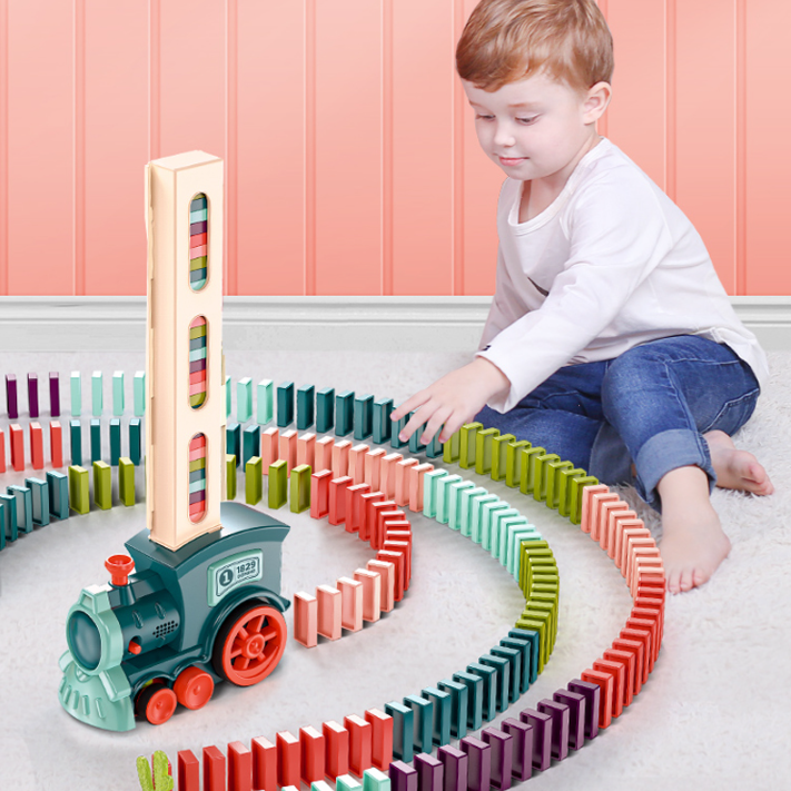 Domino Express - Dobrodružná sada vlaku s automatickým pokládáním dominových kostek