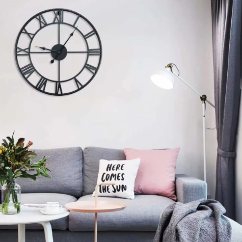 Orologio da parete Sara Retro con numeri romani e cornice in metallo – Silenzioso, decorazione elegante per il soggiorno