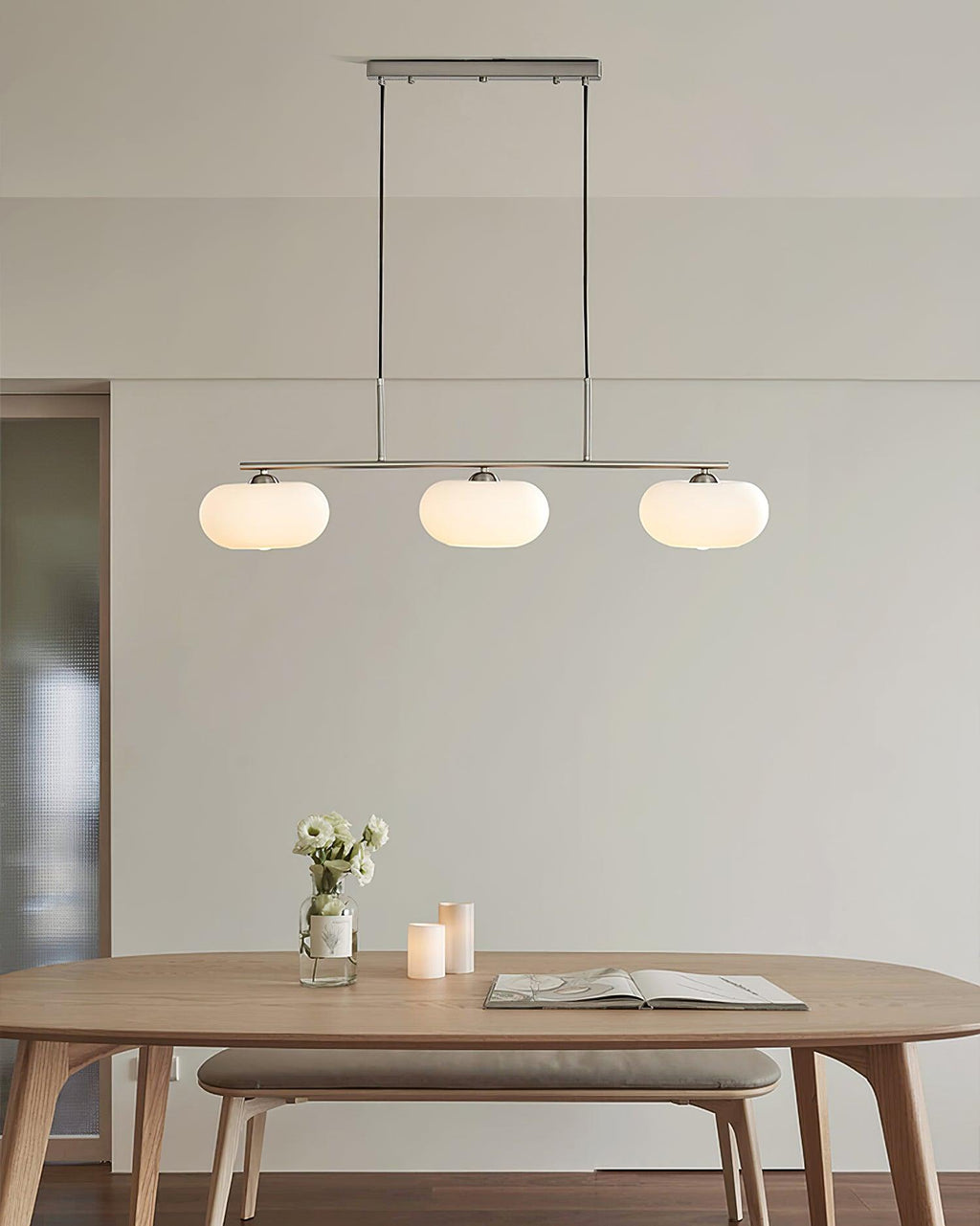 Lustra 3-flammige lineare Pendelleuchte — Design mit drei Kugelschirmen