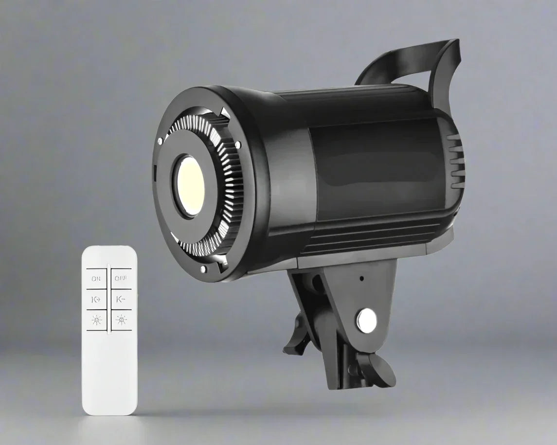 Aiden 135W 便携式LED摄影灯 – 可调光双色温，配Bowens卡口