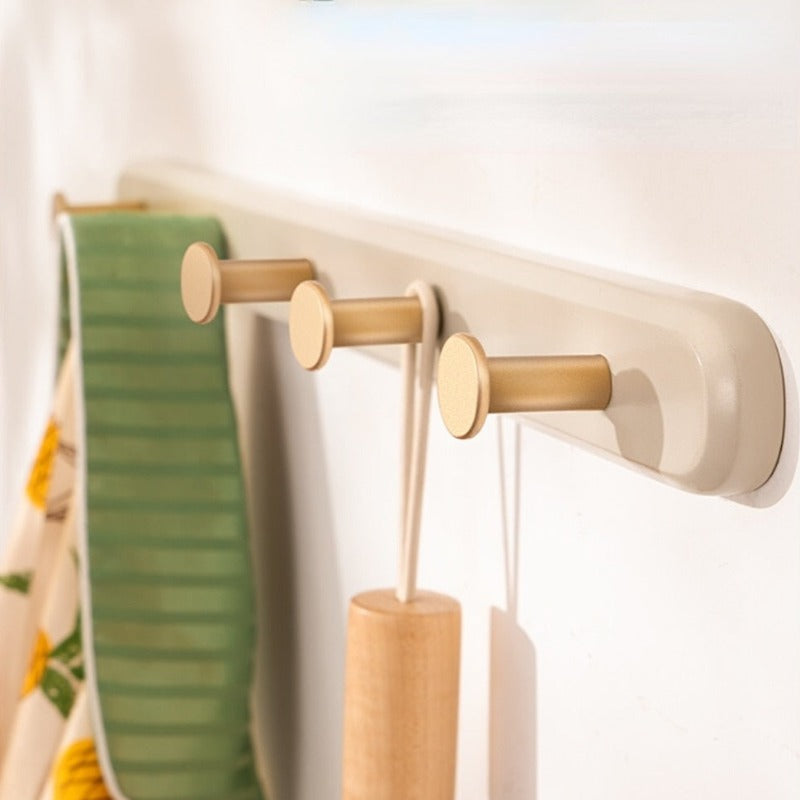 Porte-manteau mural taupe d'époque avec crochets