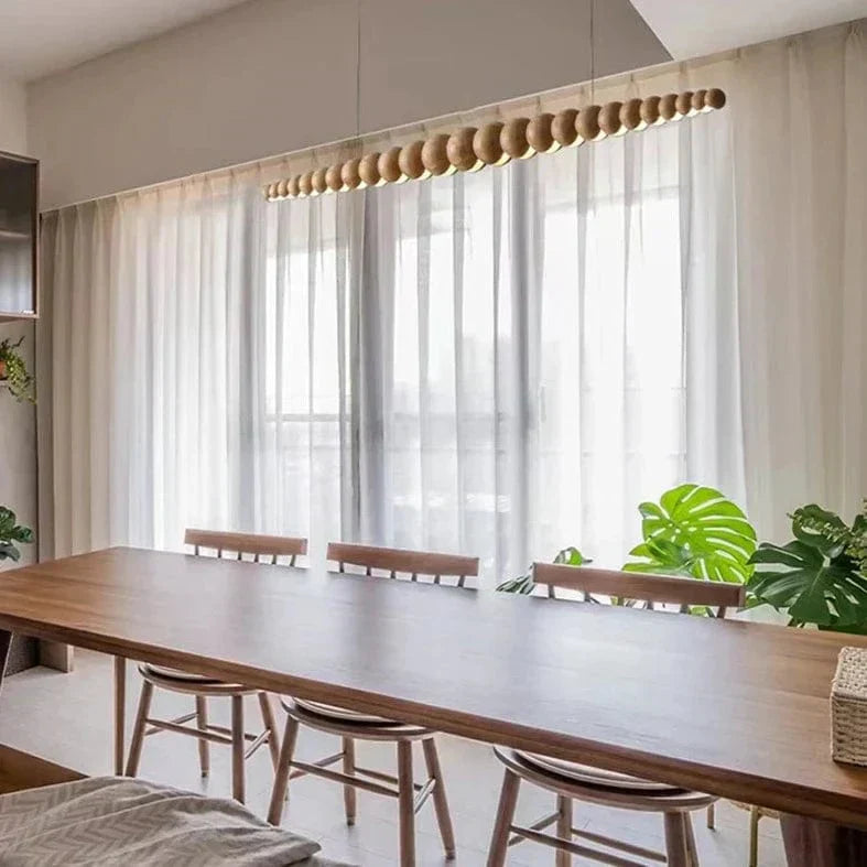 Lustre en perles de bois