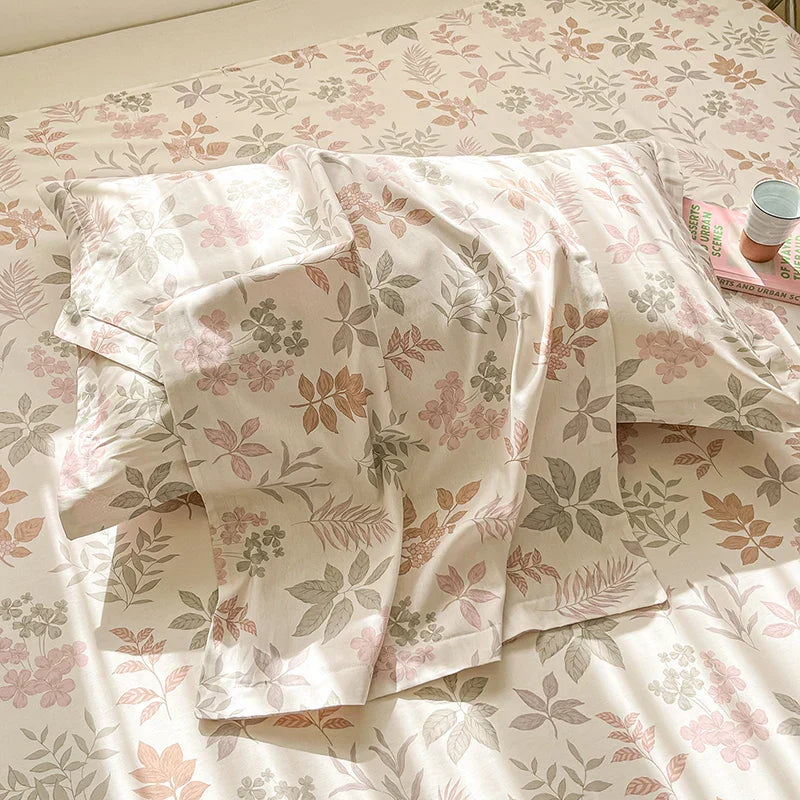 Set de cuvertură de lux cu flori pentru un stil atemporal al dormitorului