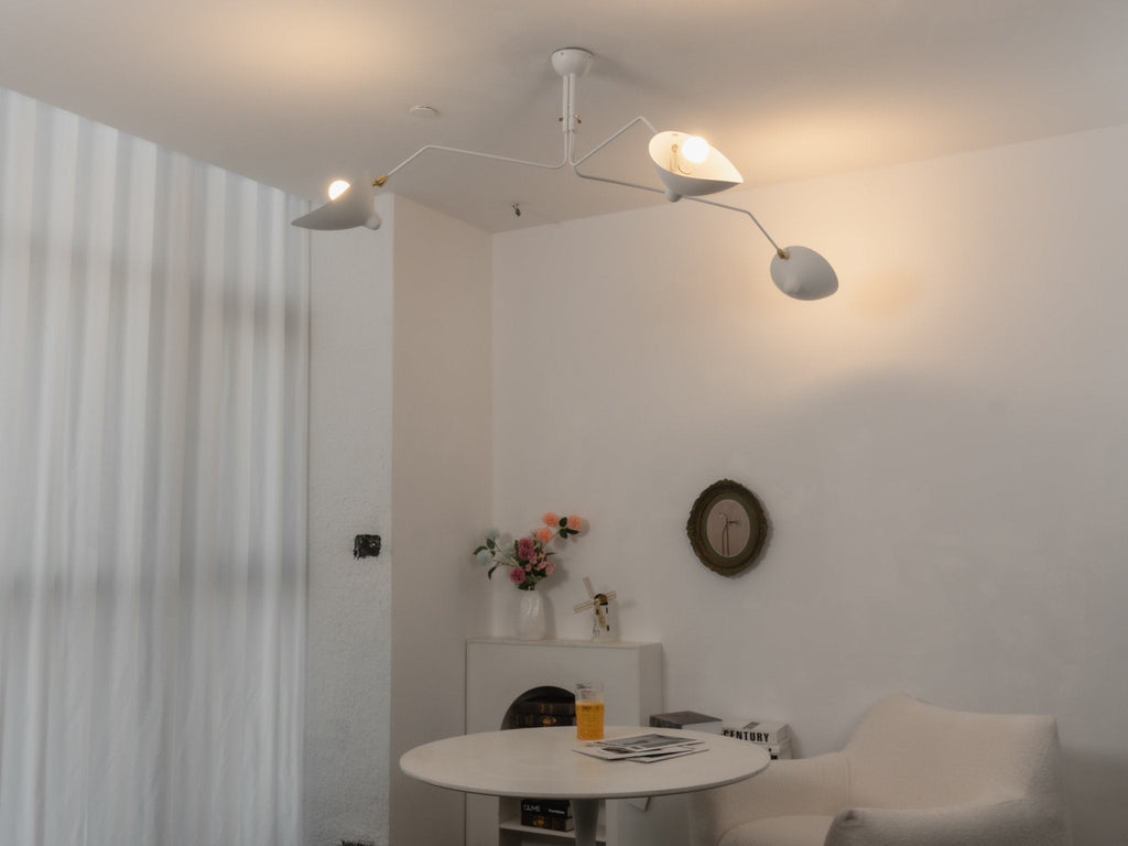 Skulptural taklampa med tre armar A