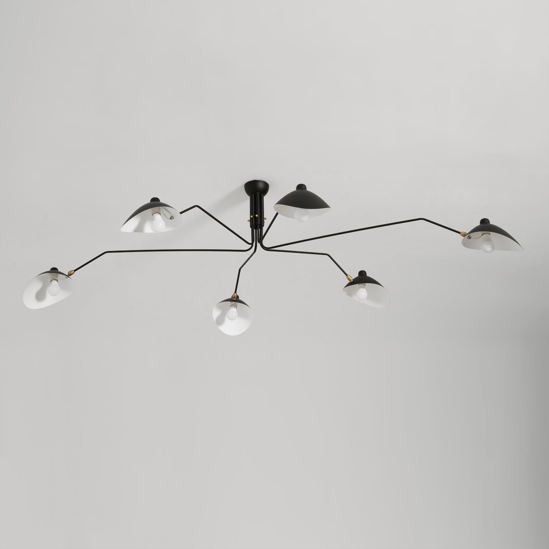 Skulptural taklampa med tre armar A