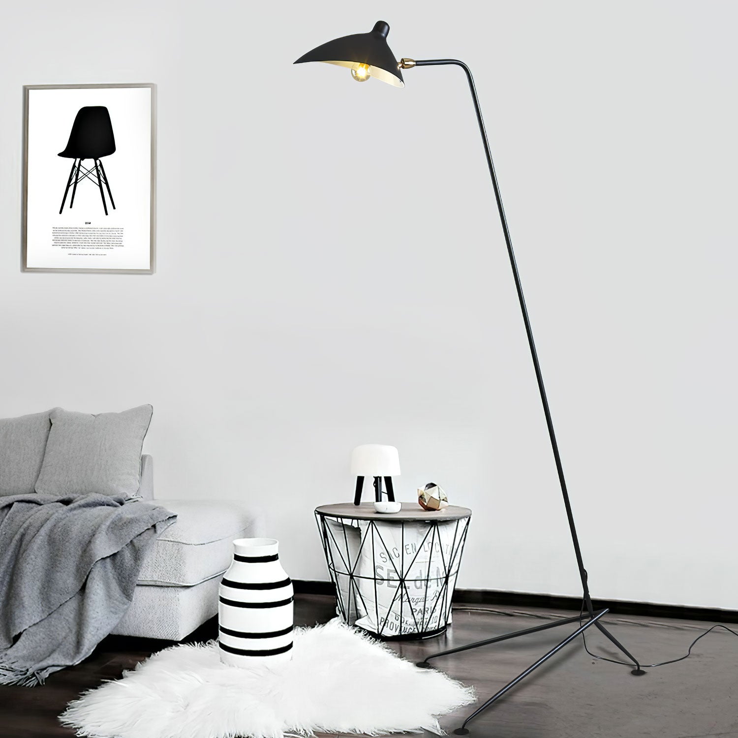 Stojací lampa ve tvaru pavouka s nastavitelnými rameny