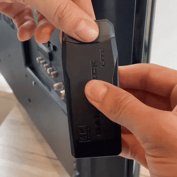 PixelDrive 64gb: Eredeti 2 vezérlővel - Több mint 20.000 játék Mario-tól Pokémonig