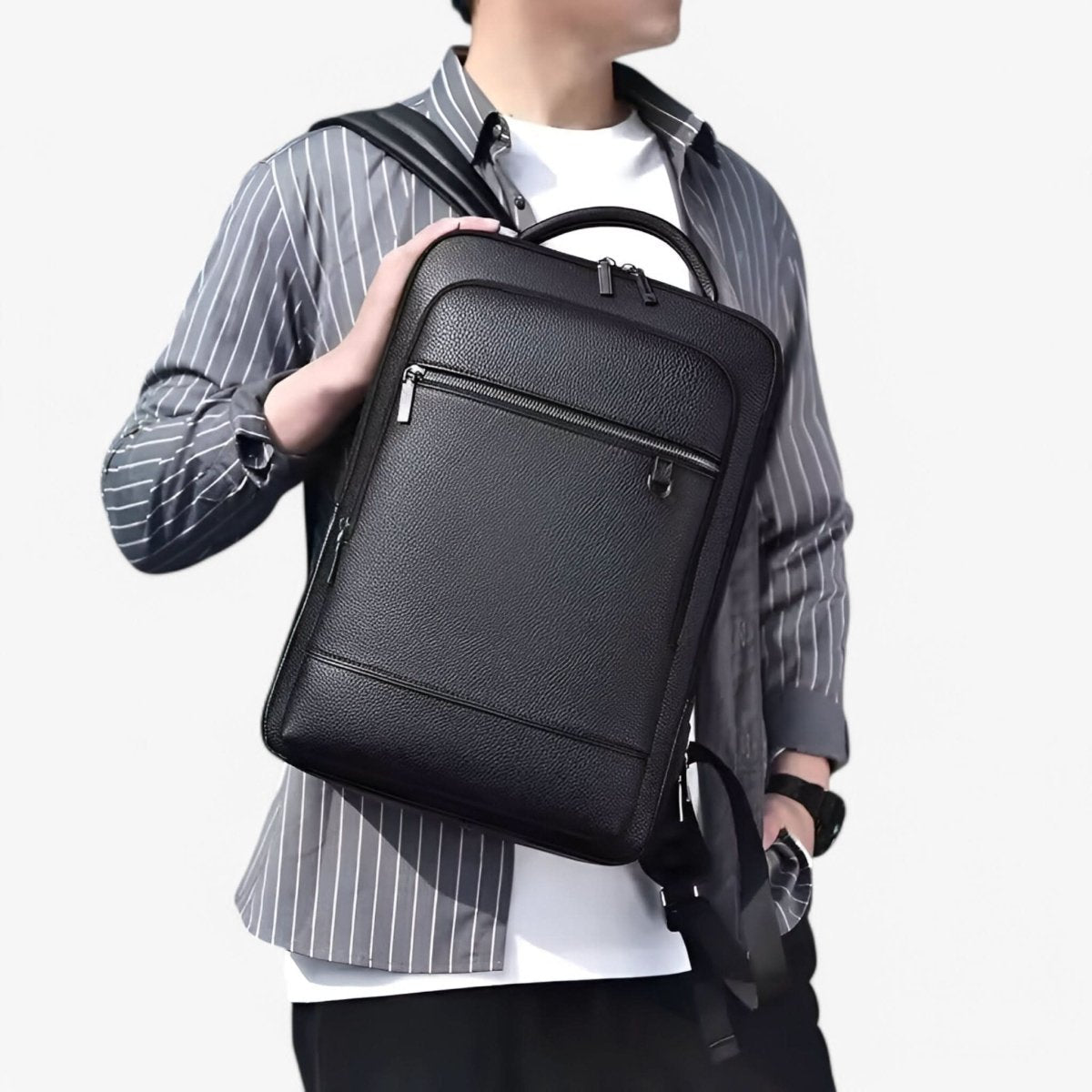Zaino elegante in pelle con porta USB per laptop da 15.6 pollici, unisex