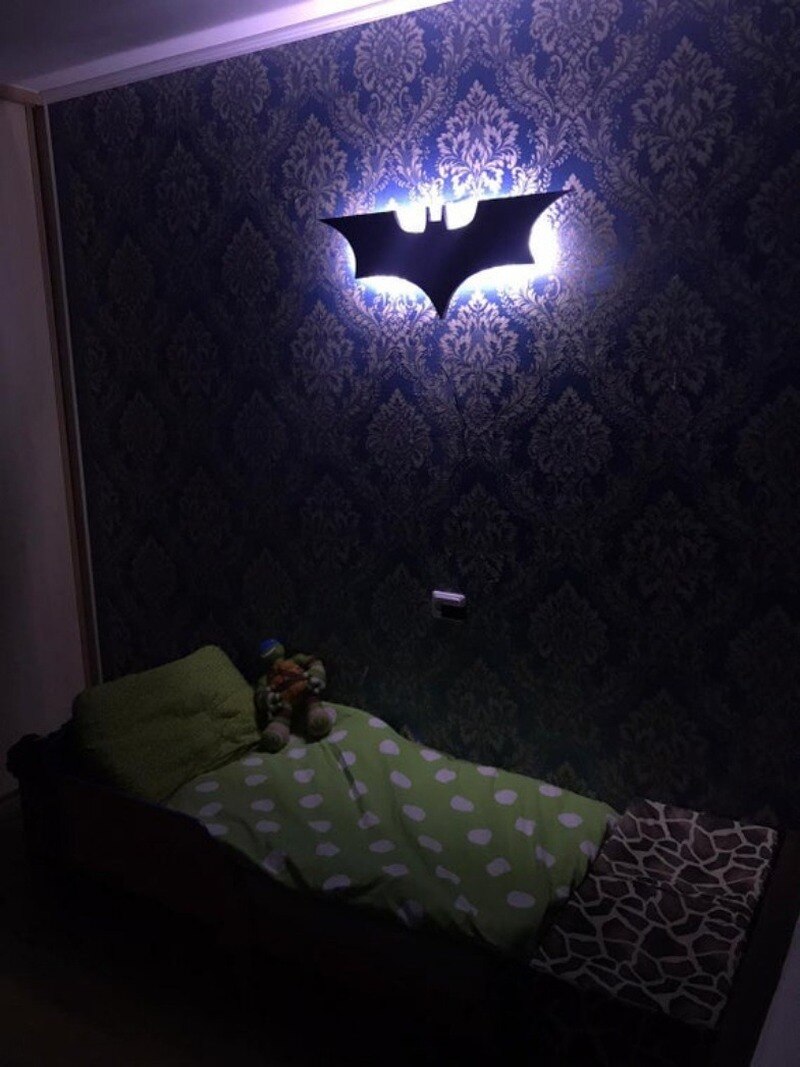 Batman LED fali lámpa vezeték nélküli távirányítóval és színváltóval