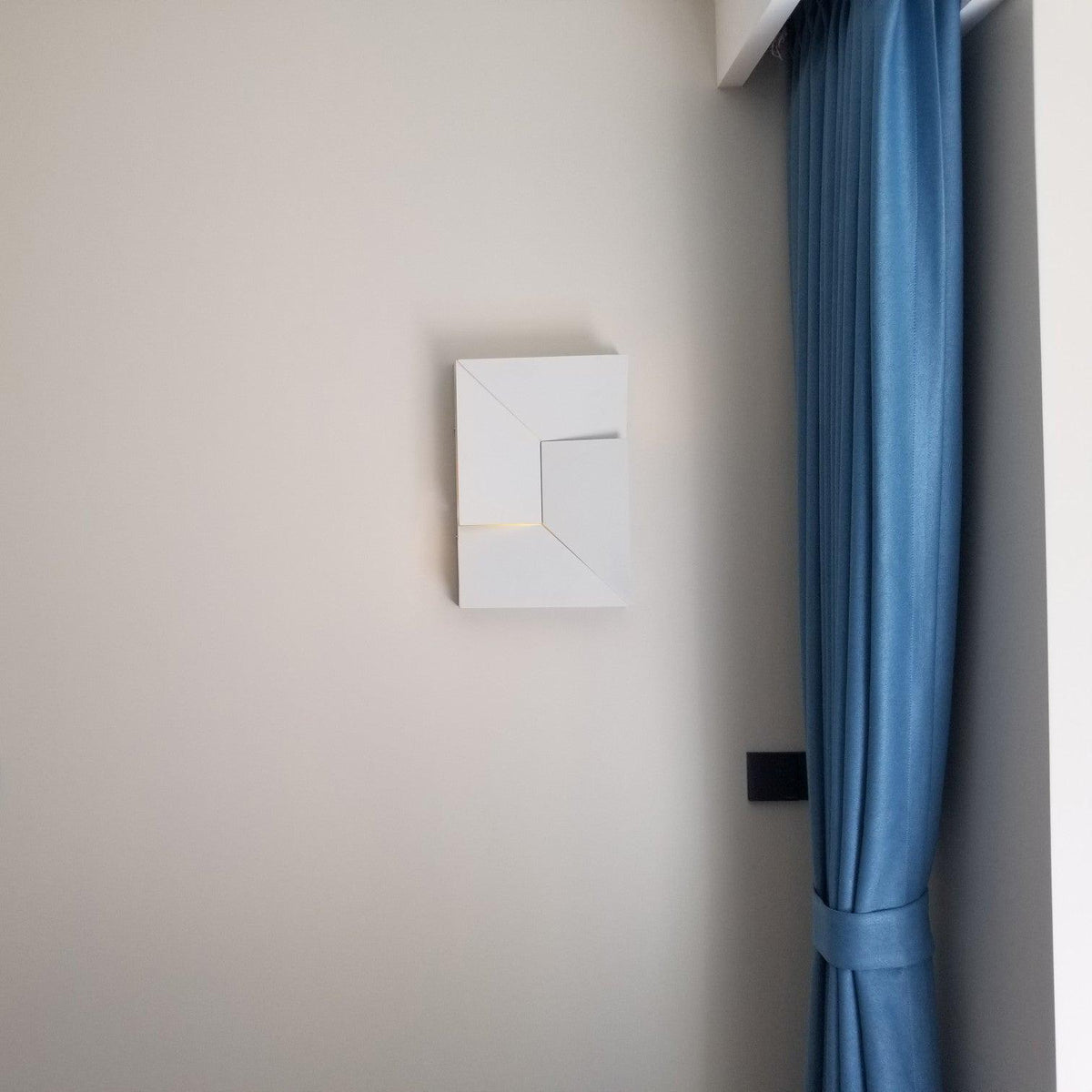 Nástěnné svítidlo Shadows Grand — LED nástěnné světlo s difuzorem