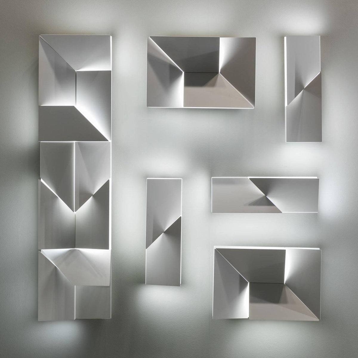 Nástěnné svítidlo Shadows Grand — LED nástěnné světlo s difuzorem