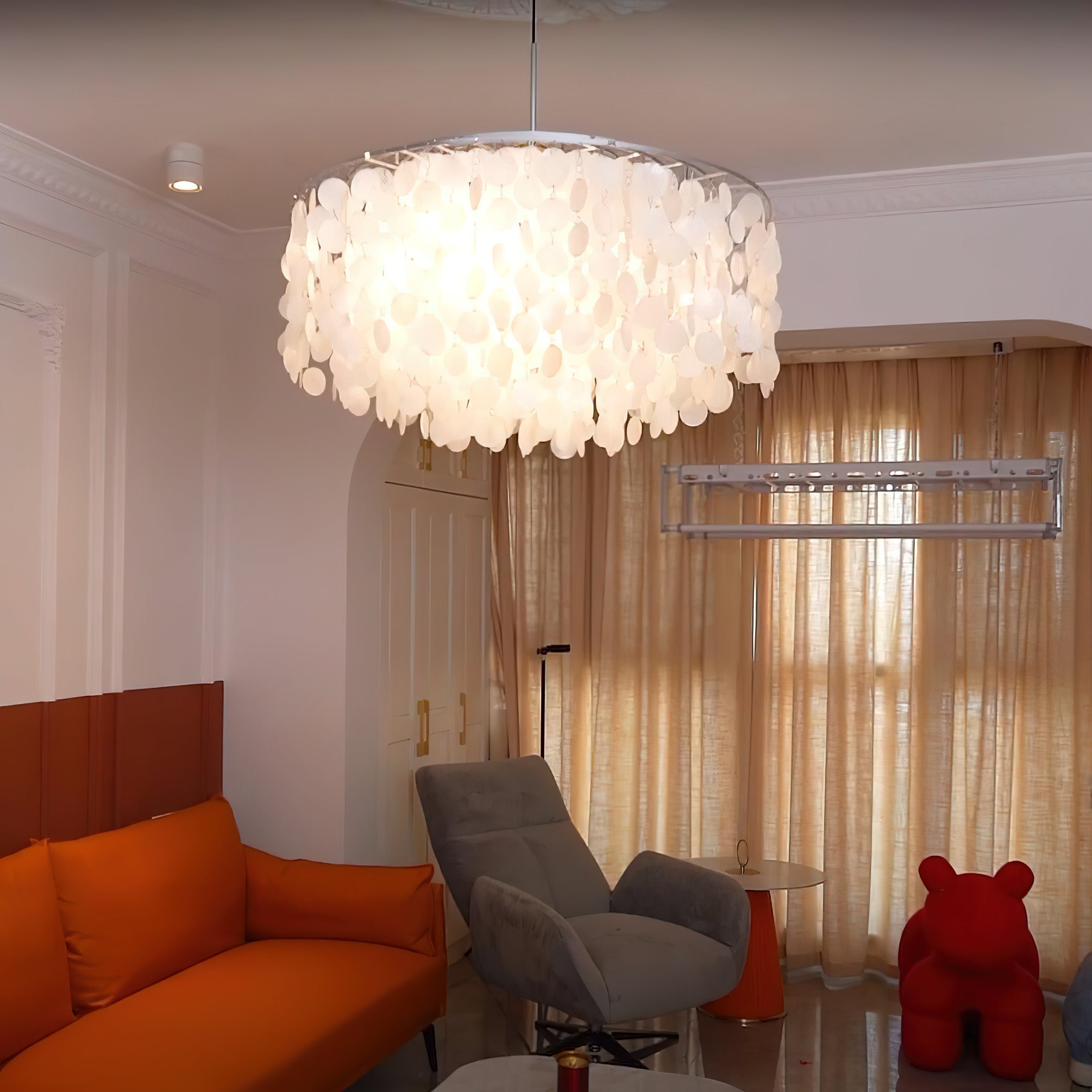 Kulatý lustr s více úrovněmi a skořepinami — design z průsvitných disků