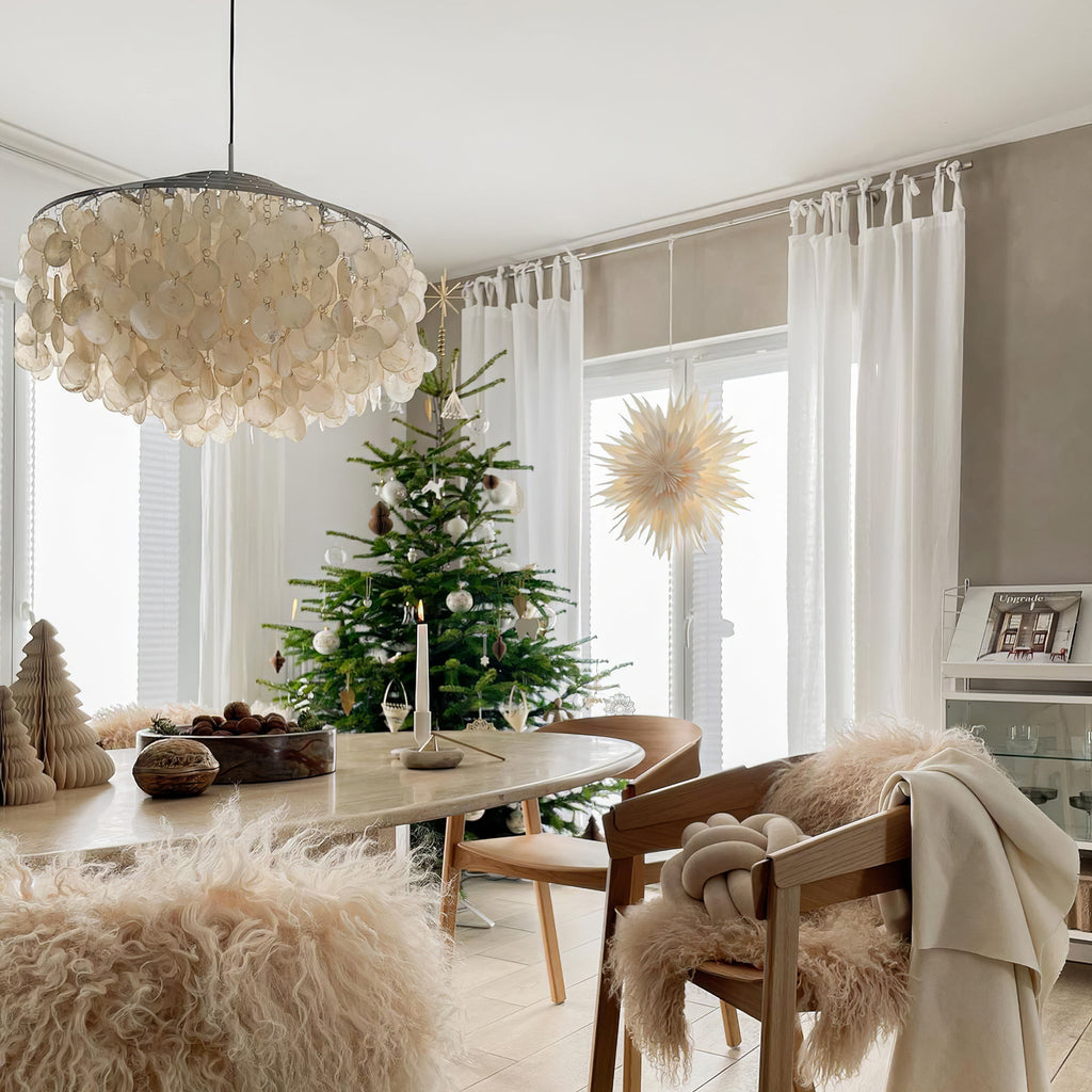 Kulatý lustr s více úrovněmi a skořepinami — design z průsvitných disků