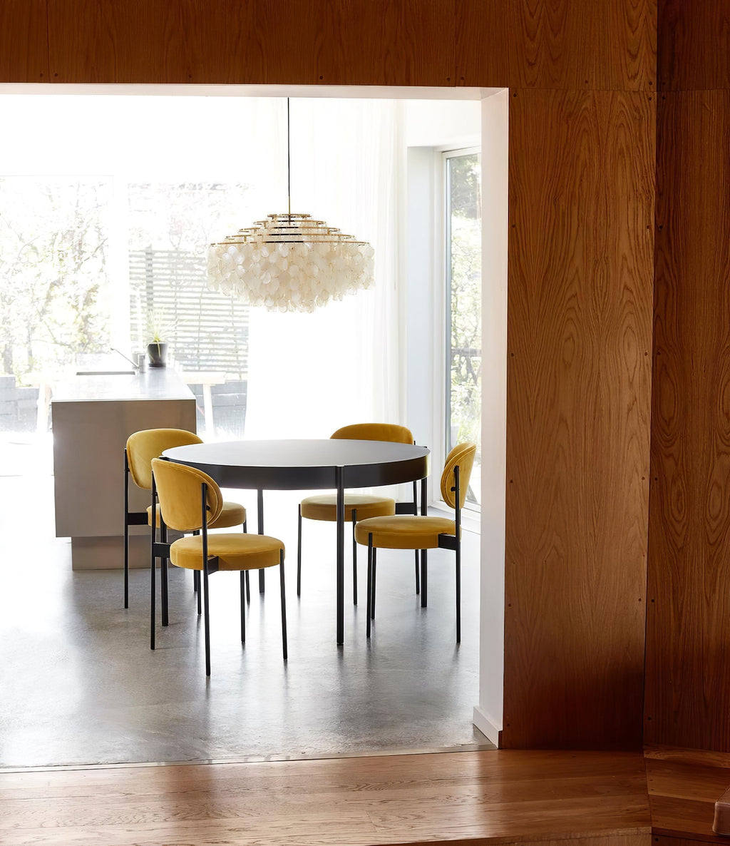 Kulatý lustr s více úrovněmi a skořepinami — design z průsvitných disků