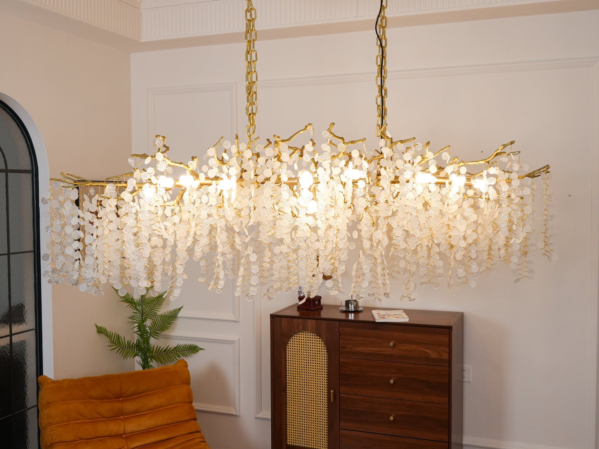 Lampadario di cristallo Shiro Noda ispirato alla natura — motivo a rami scolpiti
