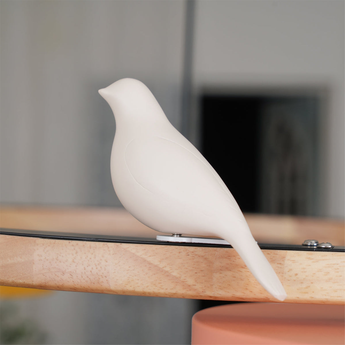 Cliff Bird csillár - kerek profil, szoborszerű dizájn