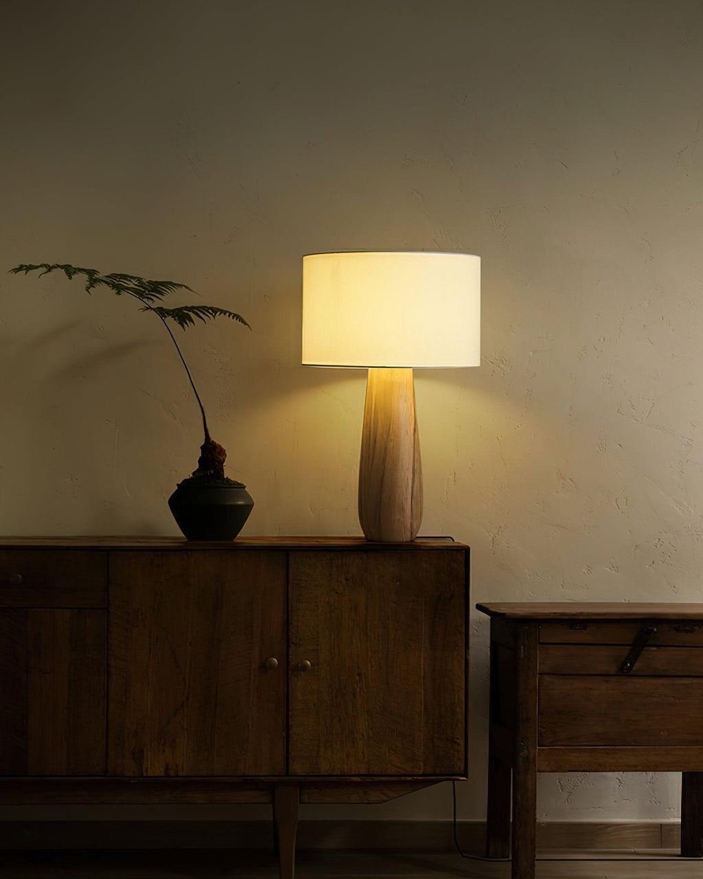 Lampă de masă din lemn Ridge Serene — înălțime de 19.5", abajur din material textil alb