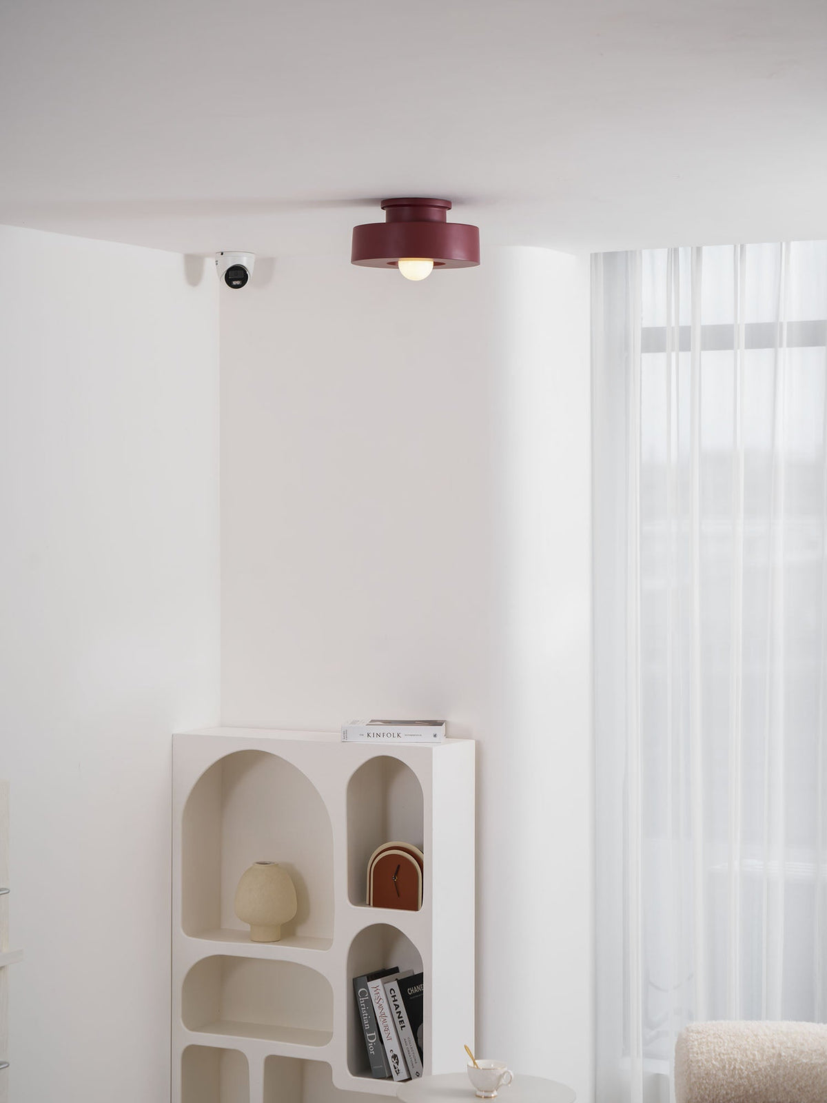 Stropní svítidlo Simon — design skládaných válců, tři barevné varianty