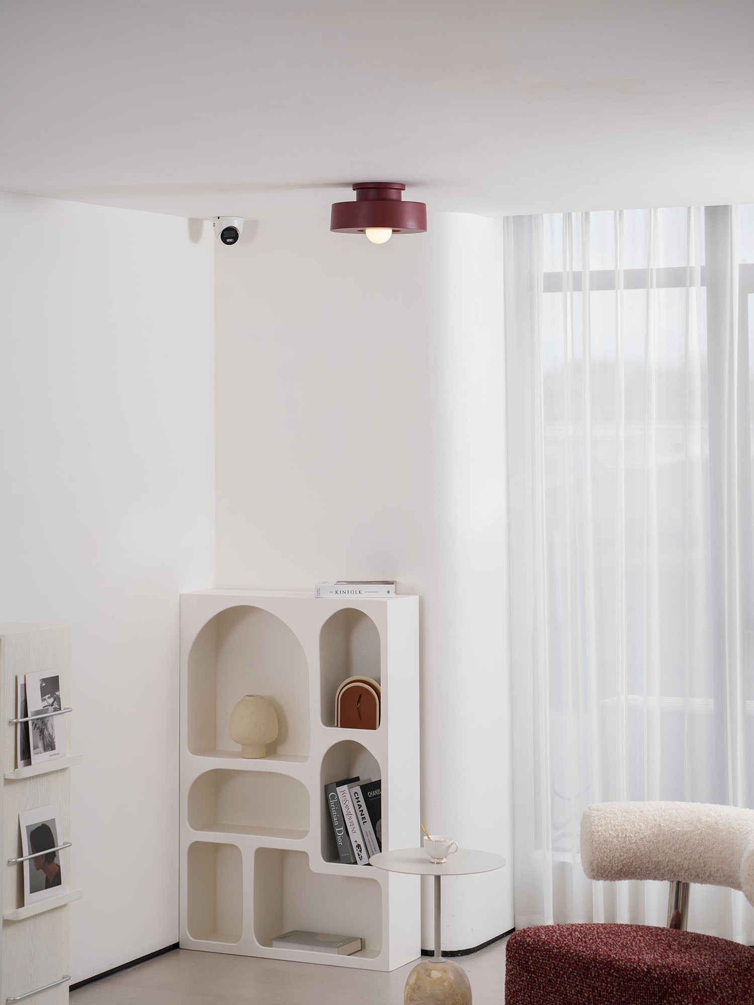 Stropní svítidlo Simon — design skládaných válců, tři barevné varianty